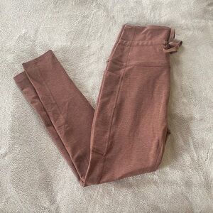Beyond Yoga Go Pocket Midi Leggings chocolate